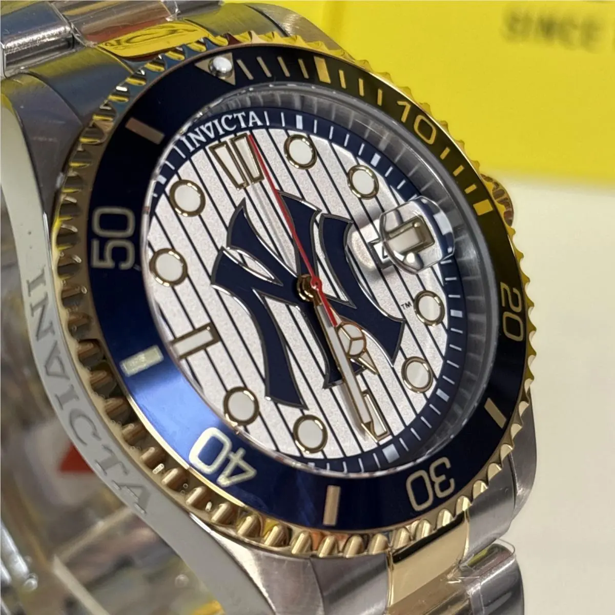 Invicta Men`s Pro Diver York Yankees Edition 49857 Gift Box Included