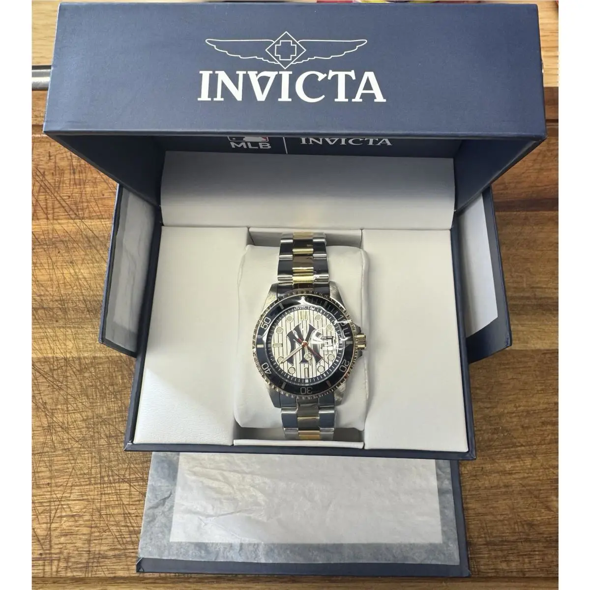 49857 - Invicta Pro Diver York Edition Men`s Watch - 43mm Stunning Timepiece - Dial: New York Yankees