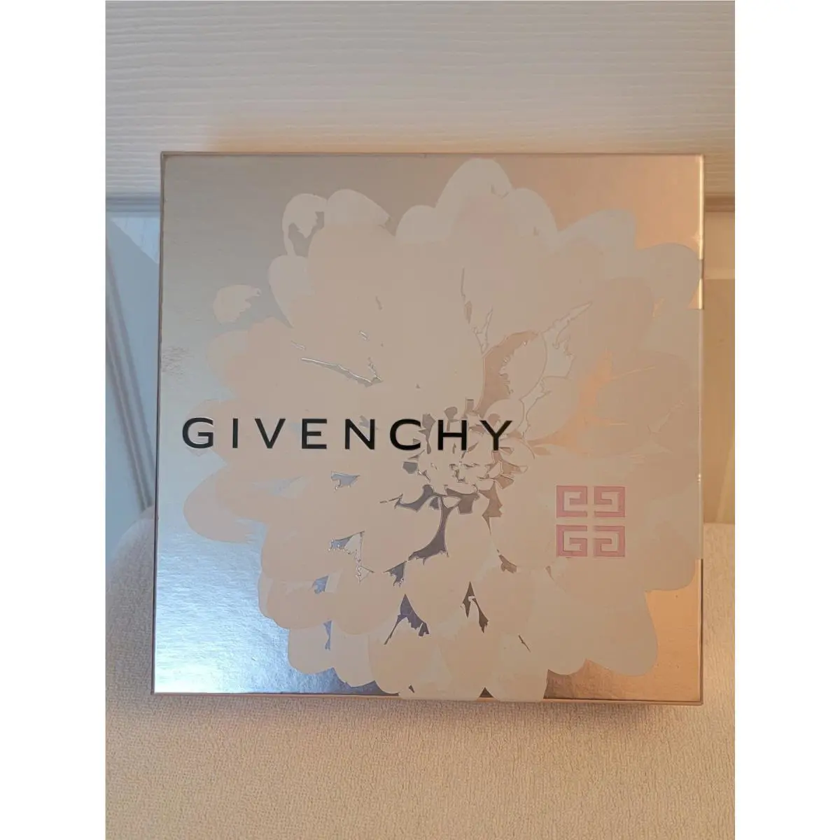 Givenchy Play For Her 3 Piece Gift Set Parfum Spray Lotion Bath Gel