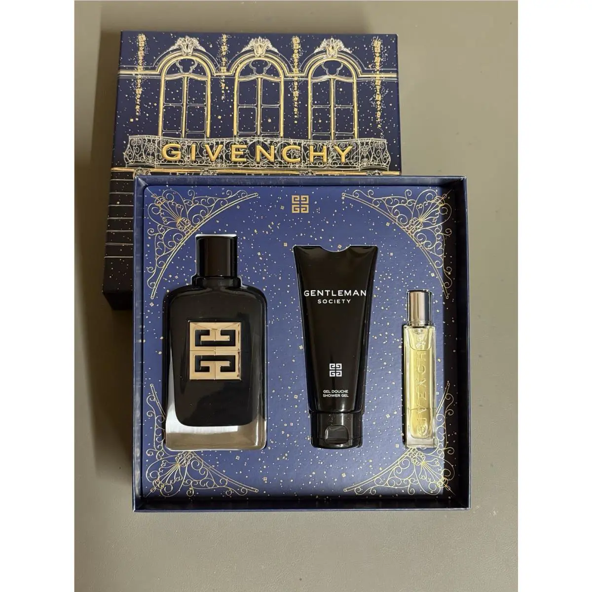 3 Piece Givenchy Gentlemen Society Gift Set - Eau De Parfum Spray 3.3