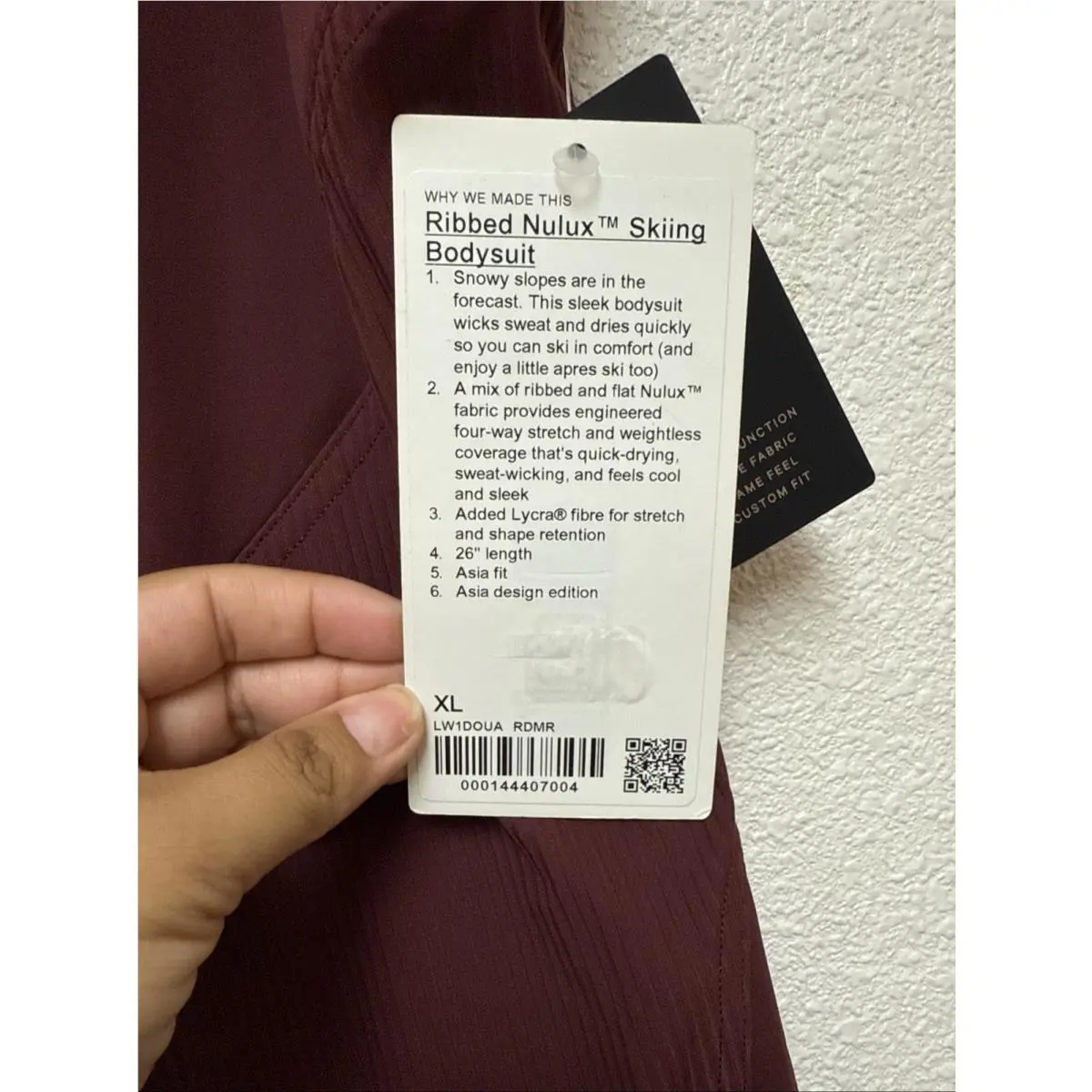 Lululemon clothing - maroon 3