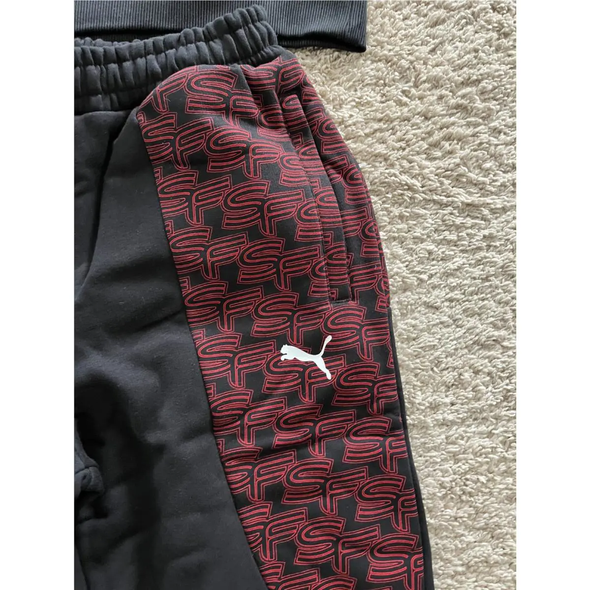 Puma clothing - Black, Red 8