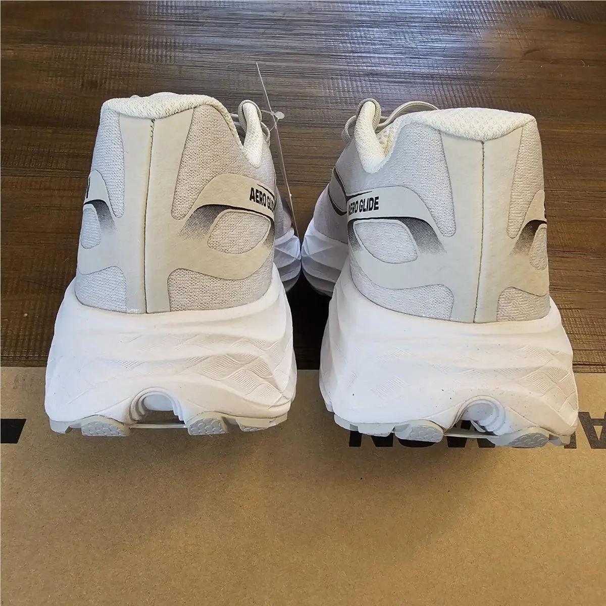 Salomon shoes - Salomon Aero Glide - Aero Glide - Vanilla/White/Lunar Rock 3