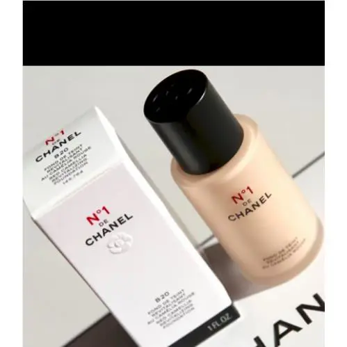 N°1 De  Revitalizing Foundation Red Camellia Eco-friendly Pick 1 Inbox B20 by Chanel