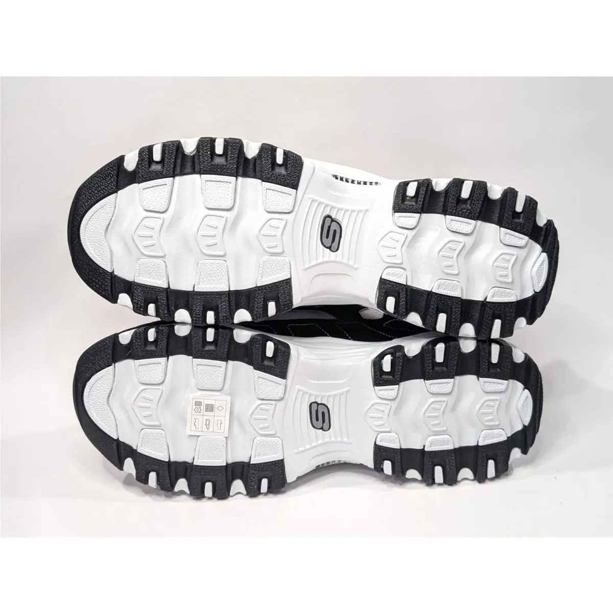 Skechers shoes - Skechers D`Lites Timeless Look - Timeless Look - 150239W/BKW - Black/White 19