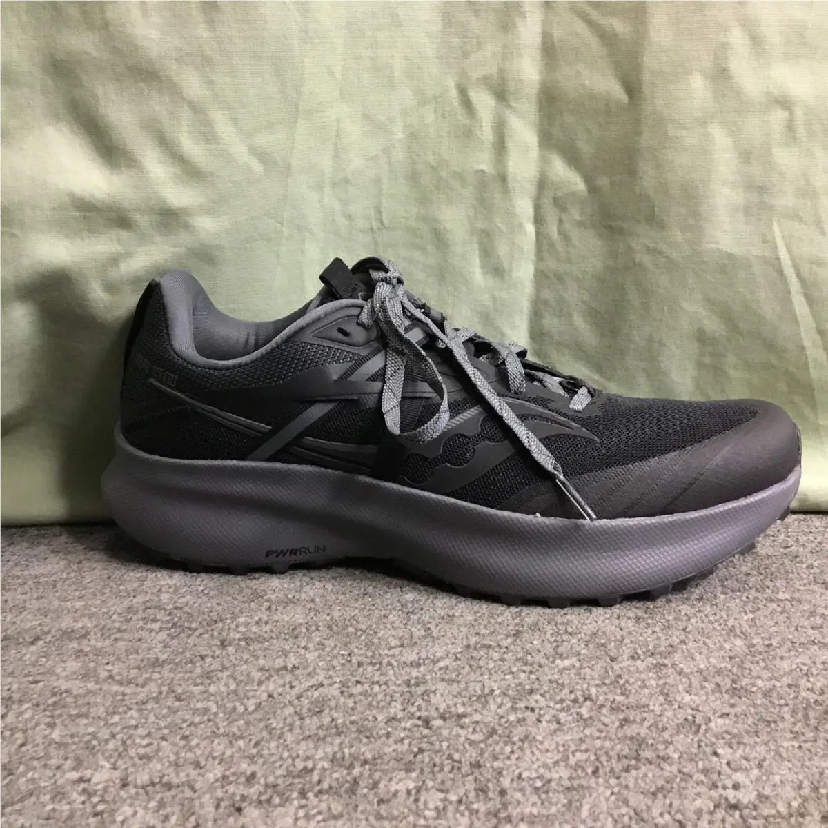 Women’s Saucony S10775-10 Black/charcoal Ride 15TR Sneakers Size 9 Medium