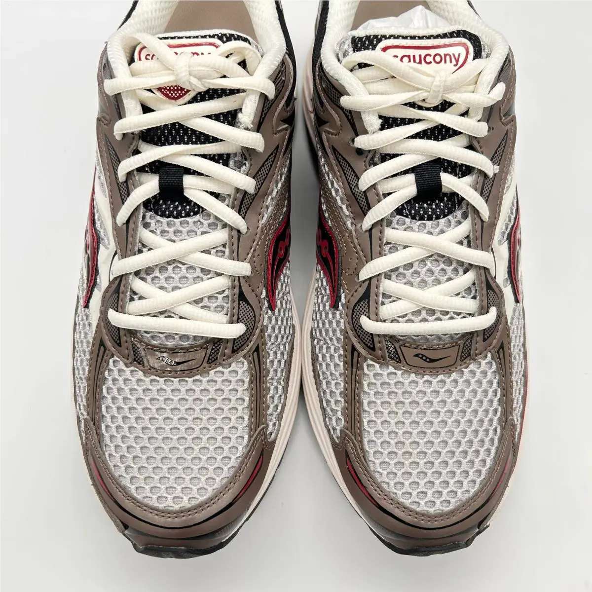 Saucony shoes - Brown 1
