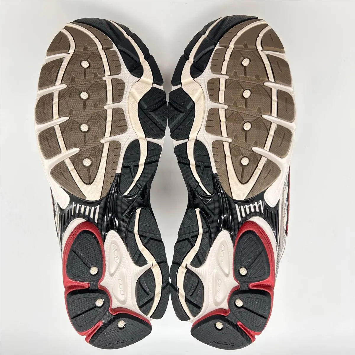 Saucony shoes - Brown 4