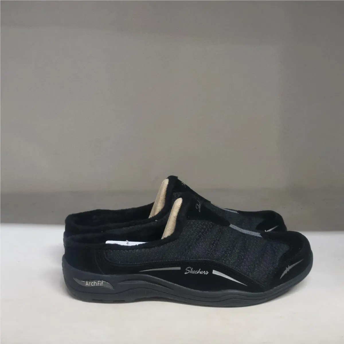 Skechers Arch Fit Commute Small Act Black Womens Size 10M