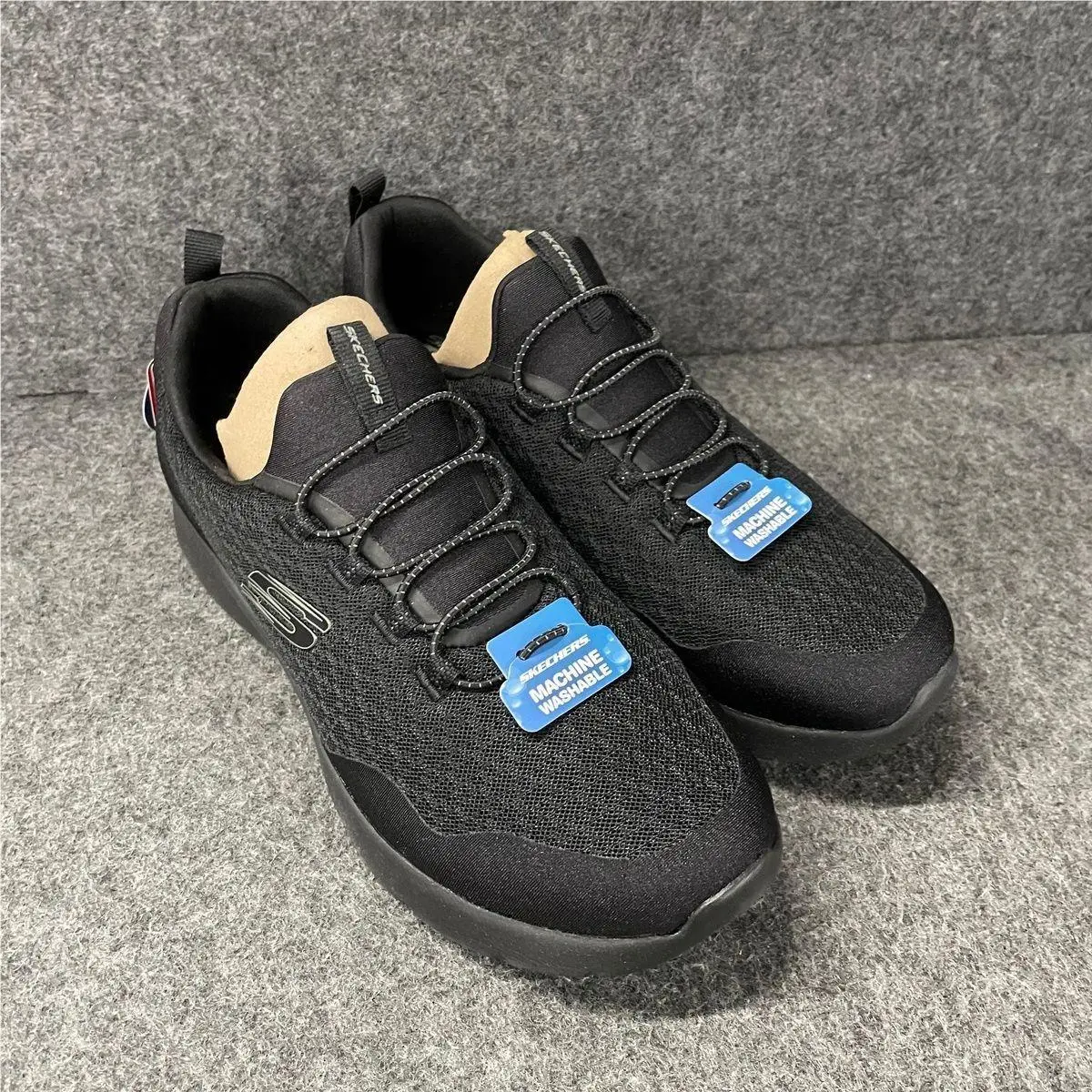 Skechers Dynamight 2.0 Real Smooth Sneaker Women`s Size US 8.5 Black