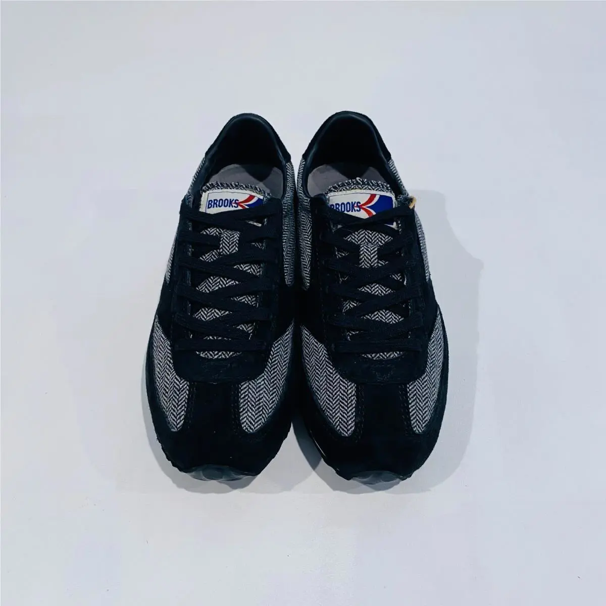 Brooks shoes - Black 7