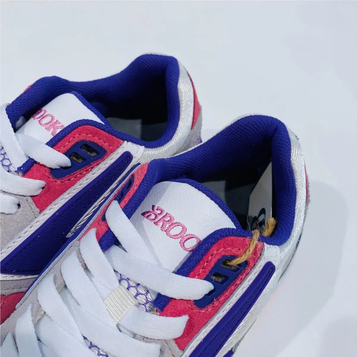 Brooks shoes - WHITE/PURPLE/PINK 4