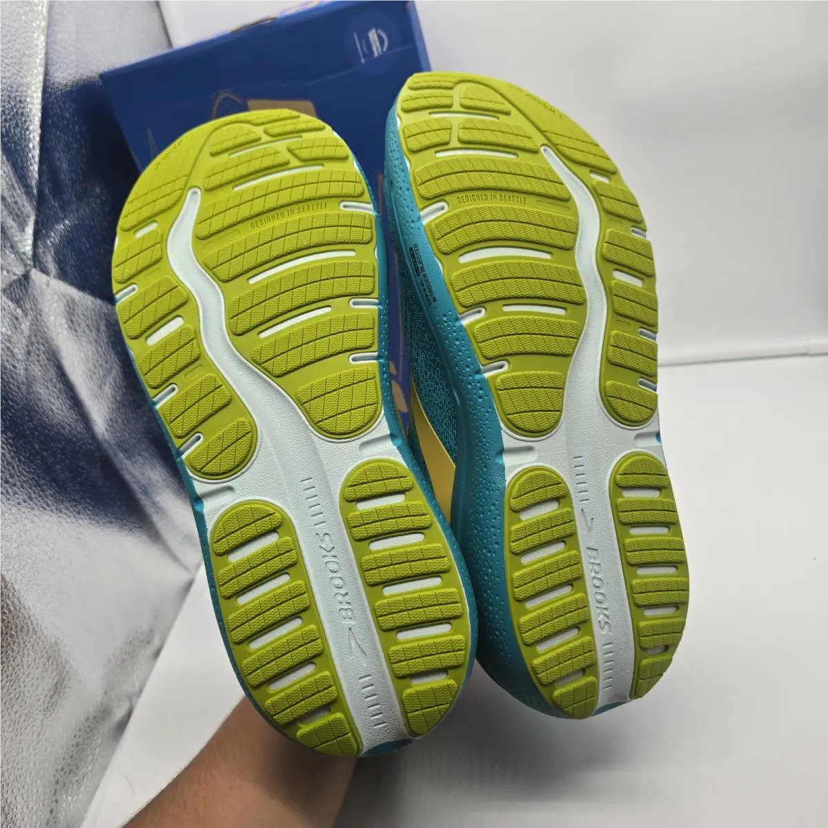 Brooks shoes - 2025 - 2025 - Blue 4