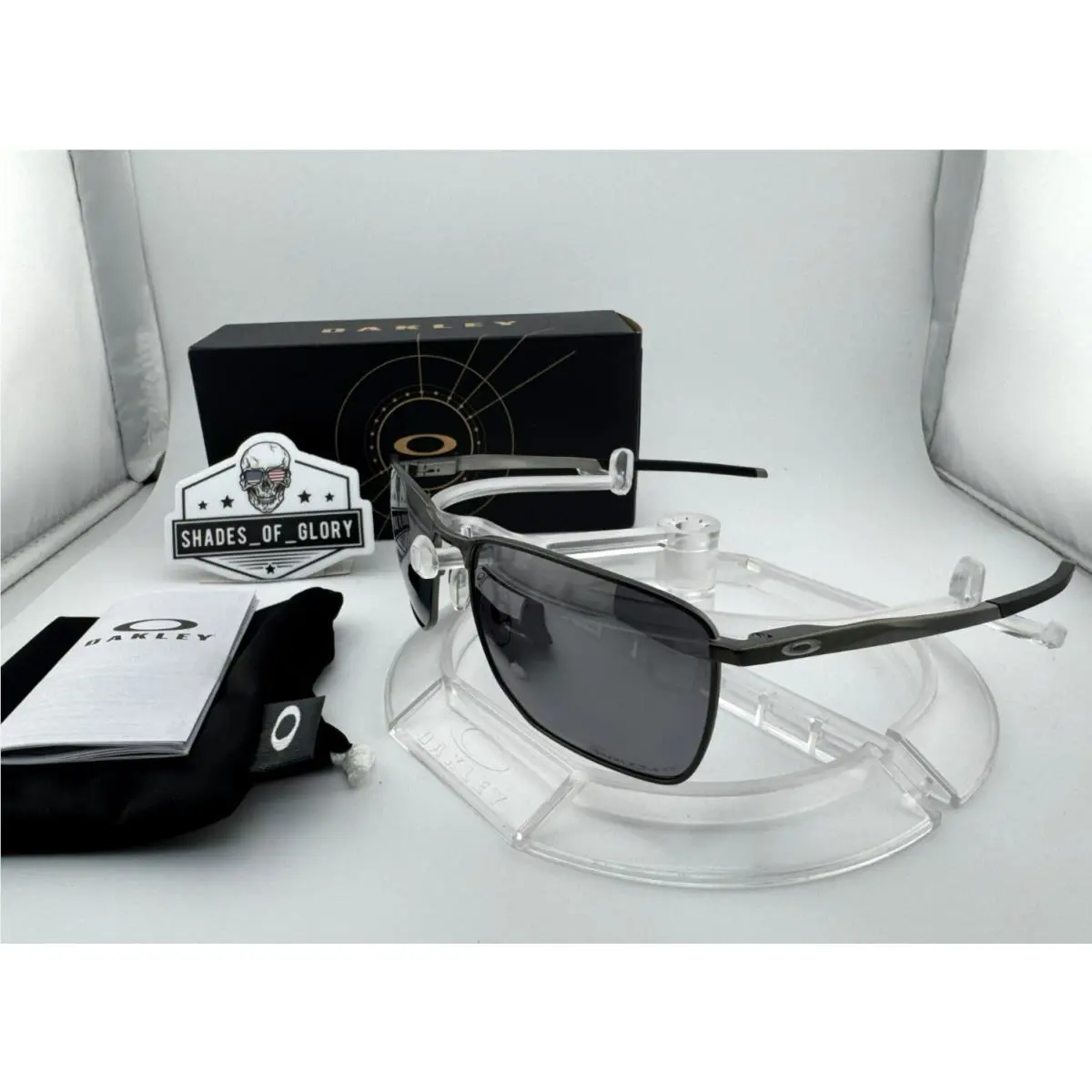 Ejector Carbon with Prizm Black Polarized Sunglasses OO4142-03 58MM by Oakley
