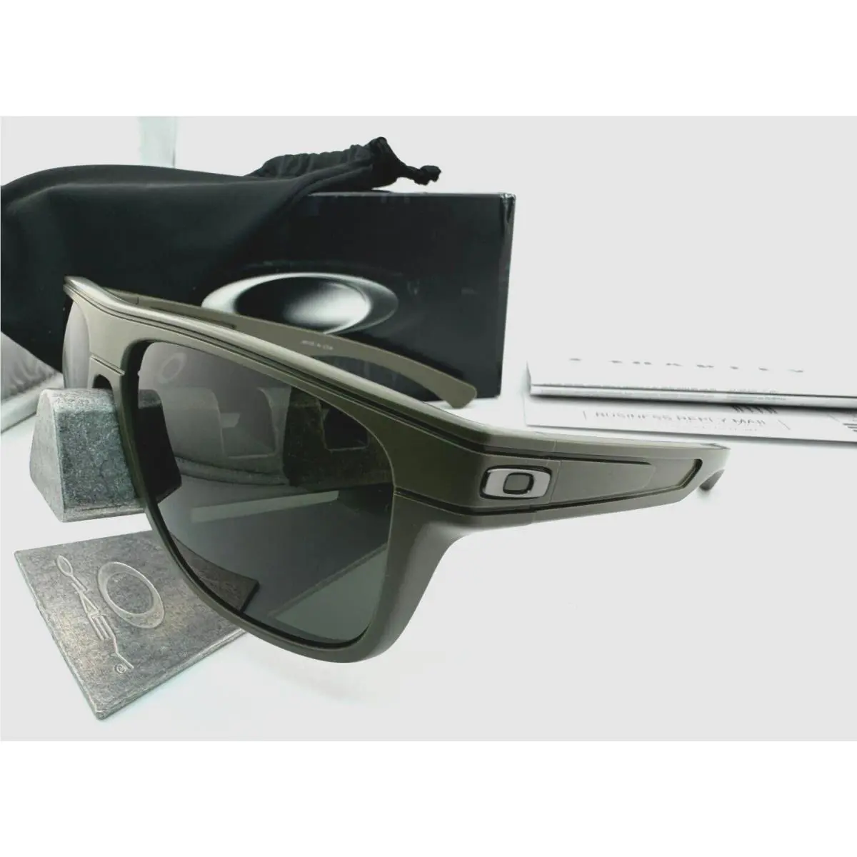 Breadbox Matte Moss with Dark Grey Heaven Earth Sunglasses OO9199-26 by Oakley