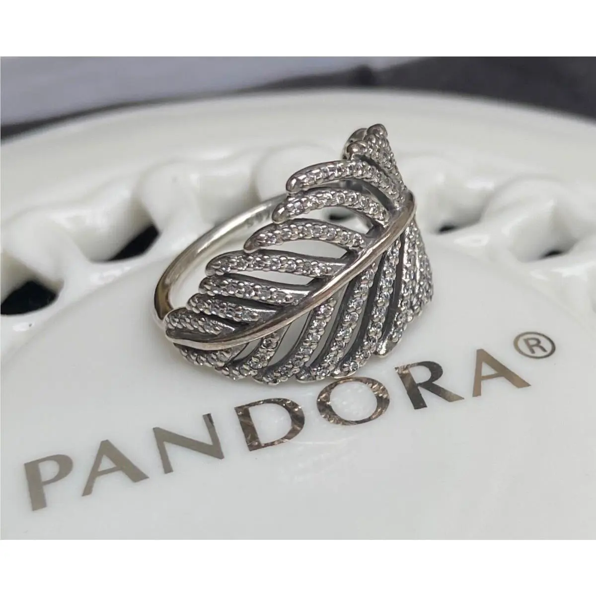 Pandora Light as a Feather Ring 190886CZ