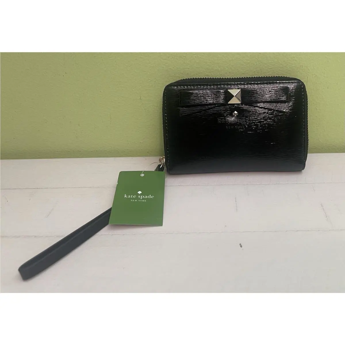 Kate Spade WLRU2085 Beacon Court Louie Leather Iphone 5 Wristlet Black