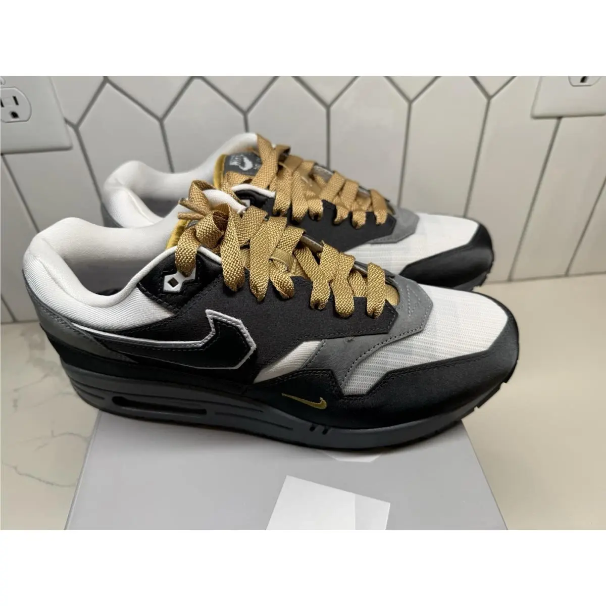 Nike shoes - Nike Air Max 1 - Air Max - IB9898-001 - Gray, Manufacturer: Dark Smoke Grey/White/Metallic Gold 3