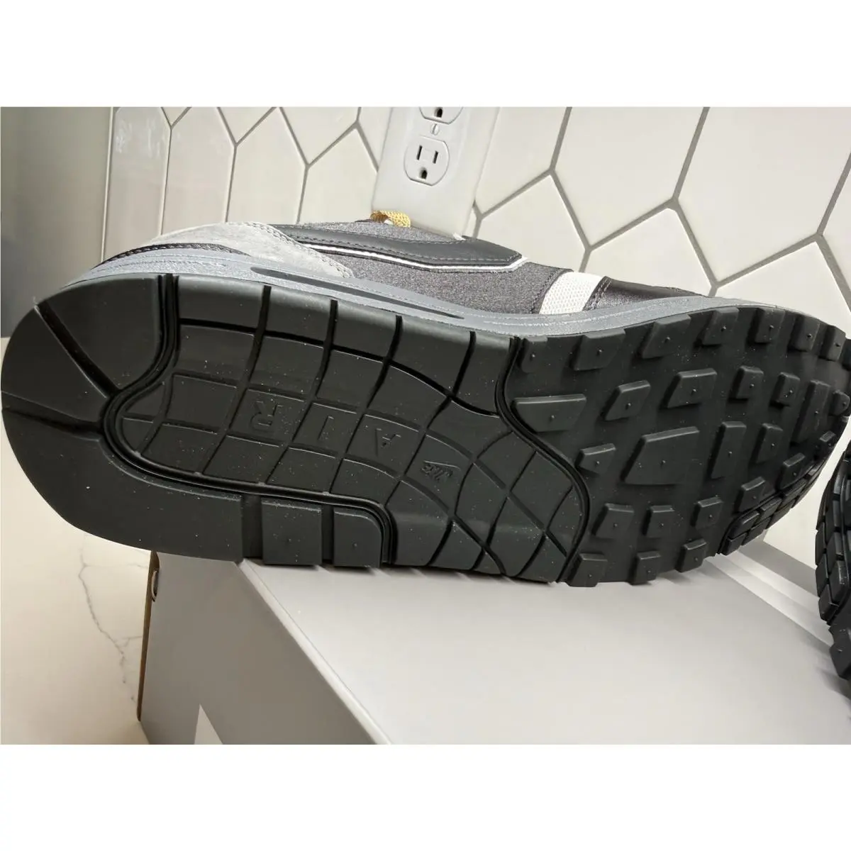 Nike shoes - Nike Air Max 1 - Air Max - IB9898-001 - Gray, Manufacturer: Dark Smoke Grey/White/Metallic Gold 7