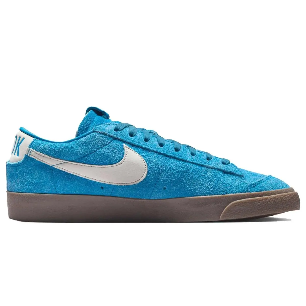 Nike Blazer Low x Book Chevy QS Mens Size 9 Shoes Surf Blue/gum HV2197-400