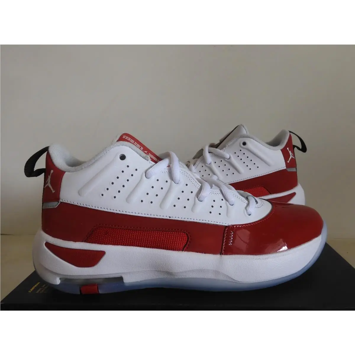 Nike shoes - Jordan Max Aura - Max Aura - HQ2091-106 - White (UPC: 198481043064) 0