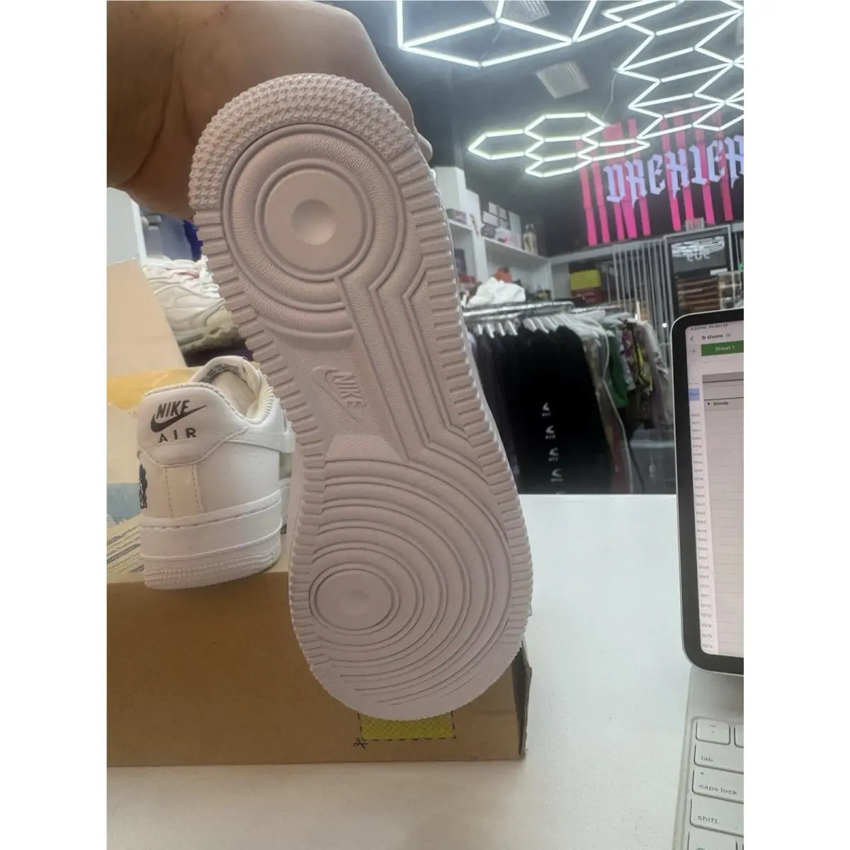 Nike shoes - Nike One - One - CT2276100 - White 8