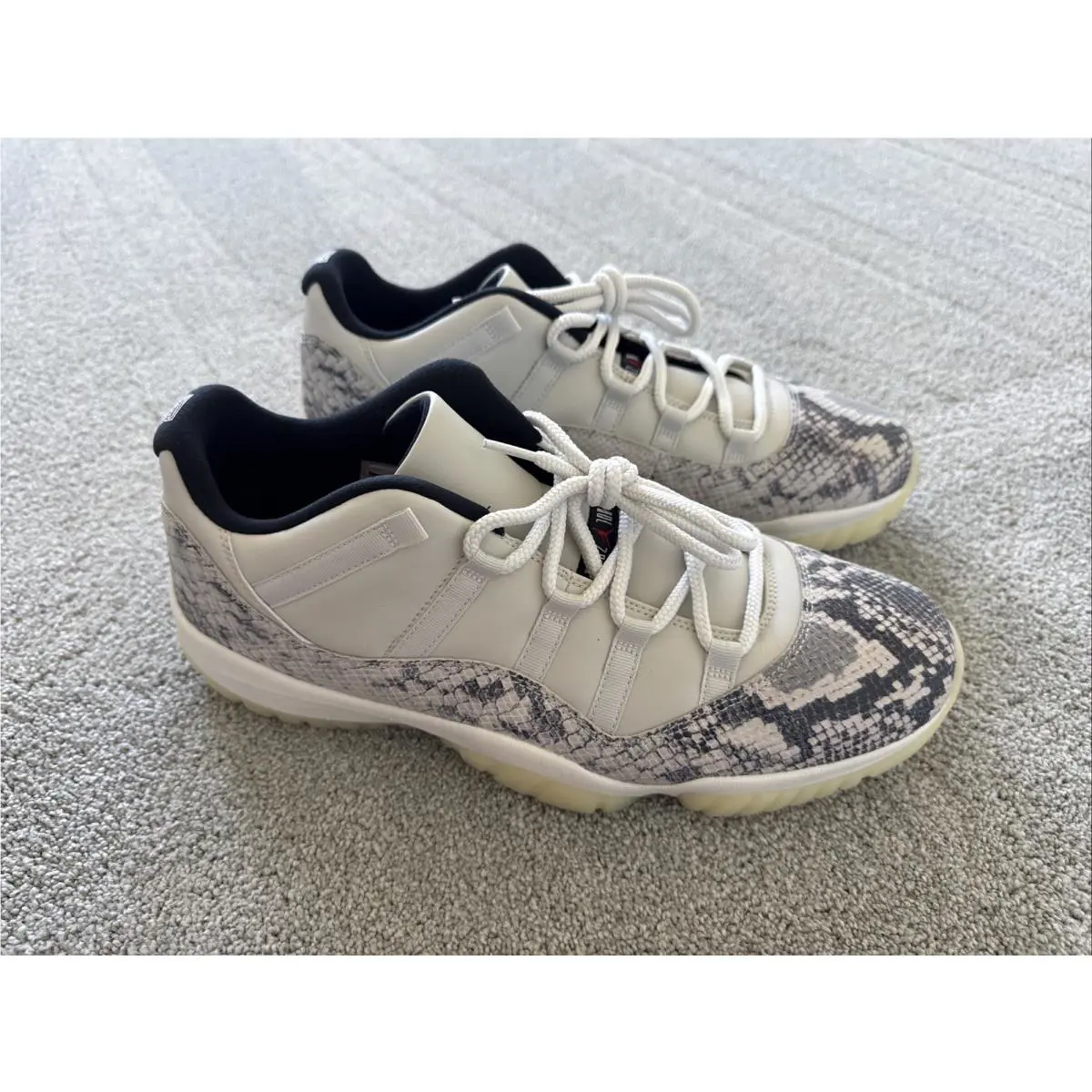 Nike shoes - Air Jordan Retro - Air Retro - White 1