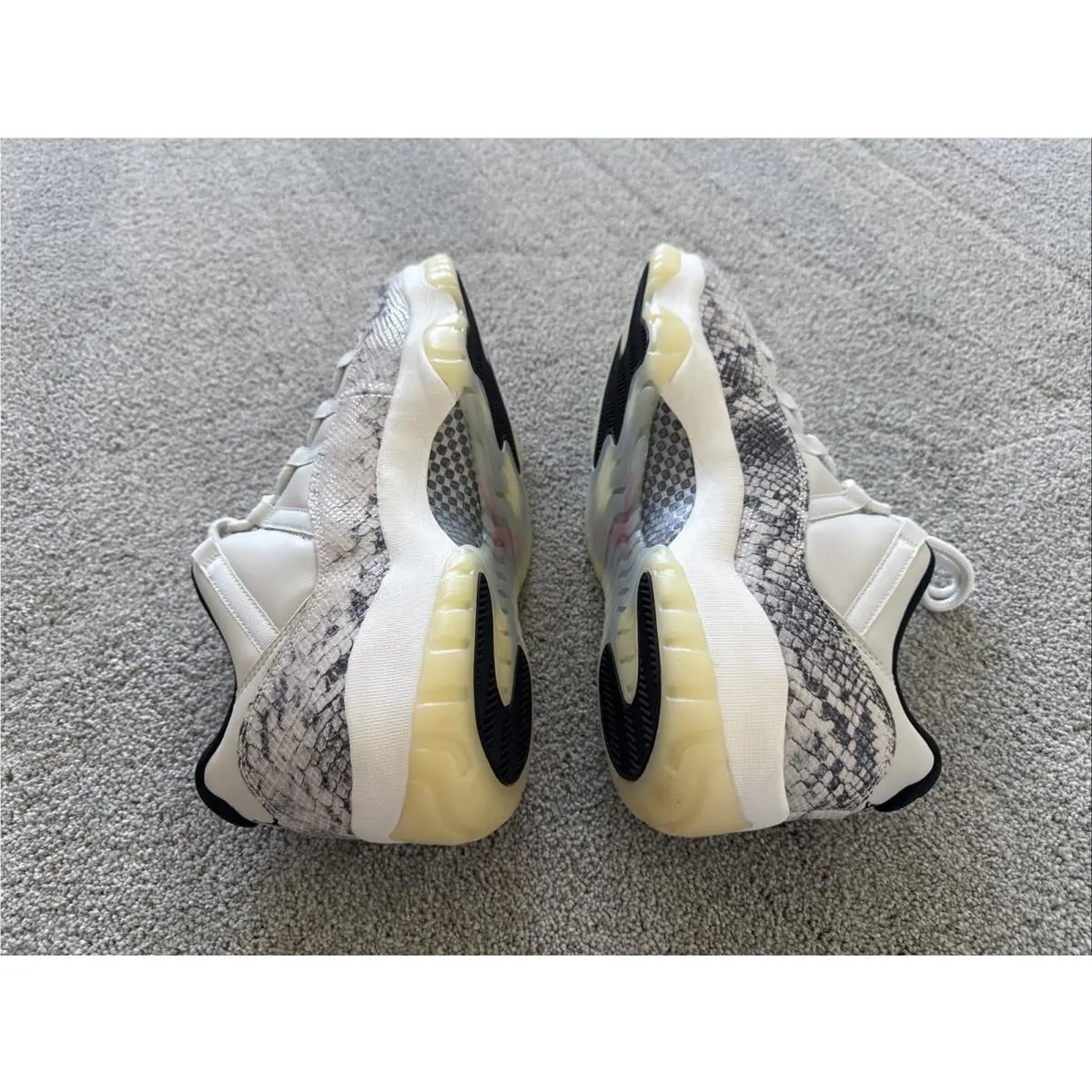 Nike shoes - Air Jordan Retro - Air Retro - White 8