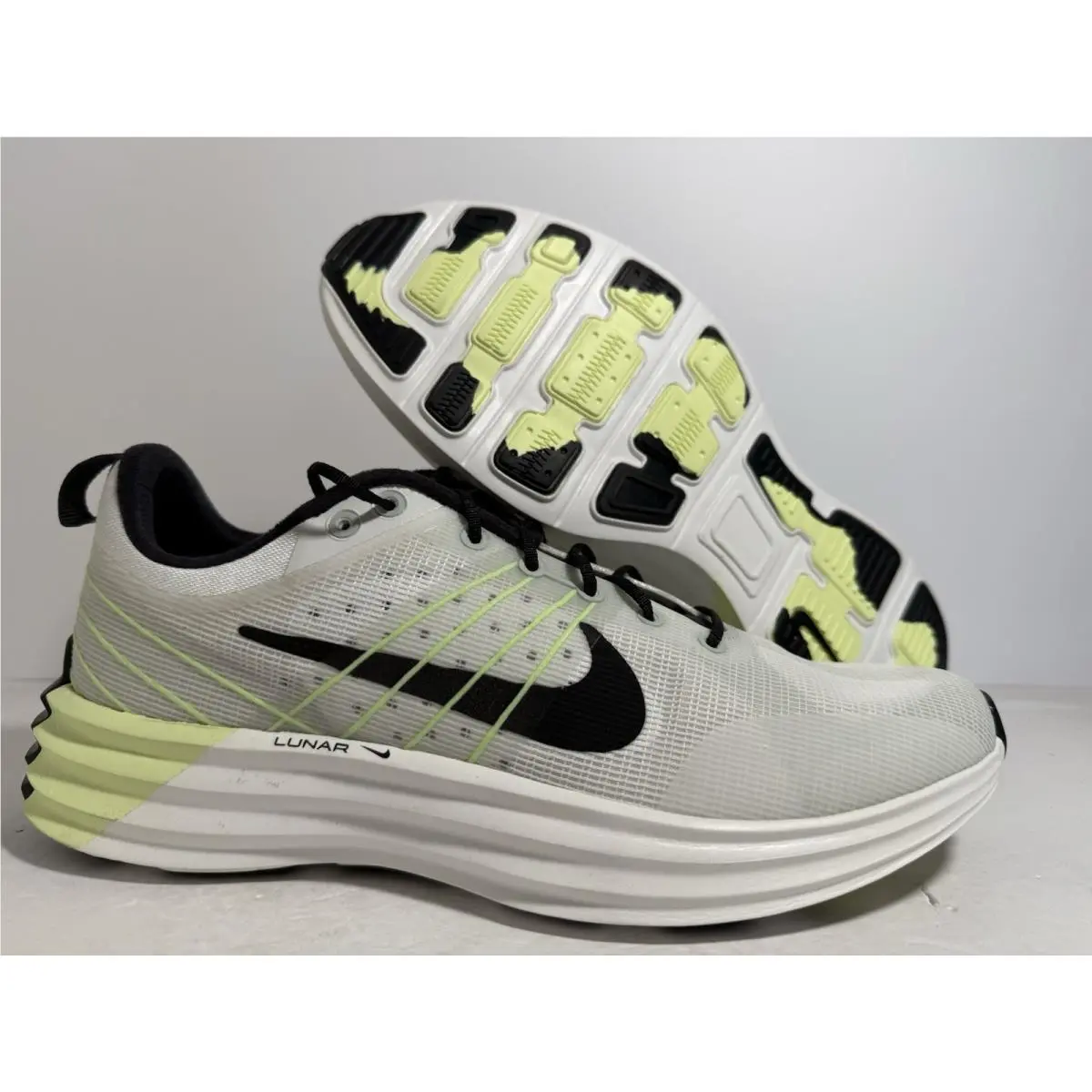 Nike Lunar Roam Men`s Size 11 US Running Shoes Off White Volt HJ8999-100