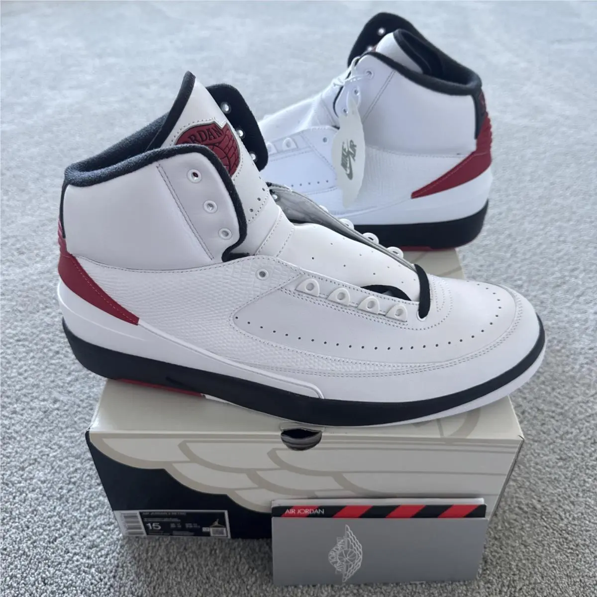Nike Air Jordan Retro 2 OG Chicago White Black Varsity Red Size 15 DS 2022