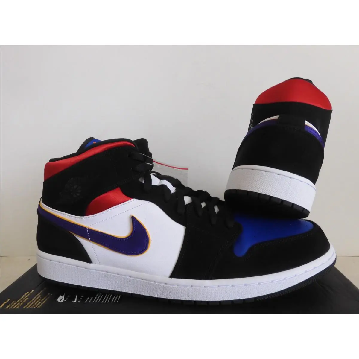 Nike shoes - Air Jordan 1 Mid SE - 852542-005 - Black (UPC: 193145689312) 1