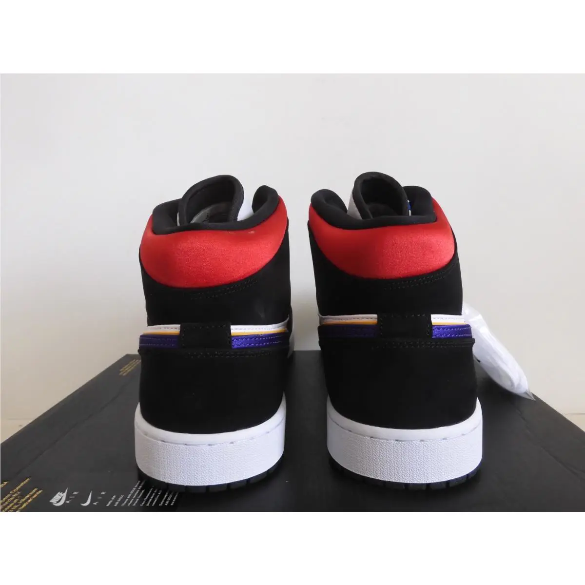 Nike shoes - Air Jordan 1 Mid SE - 852542-005 - Black (UPC: 193145689312) 3