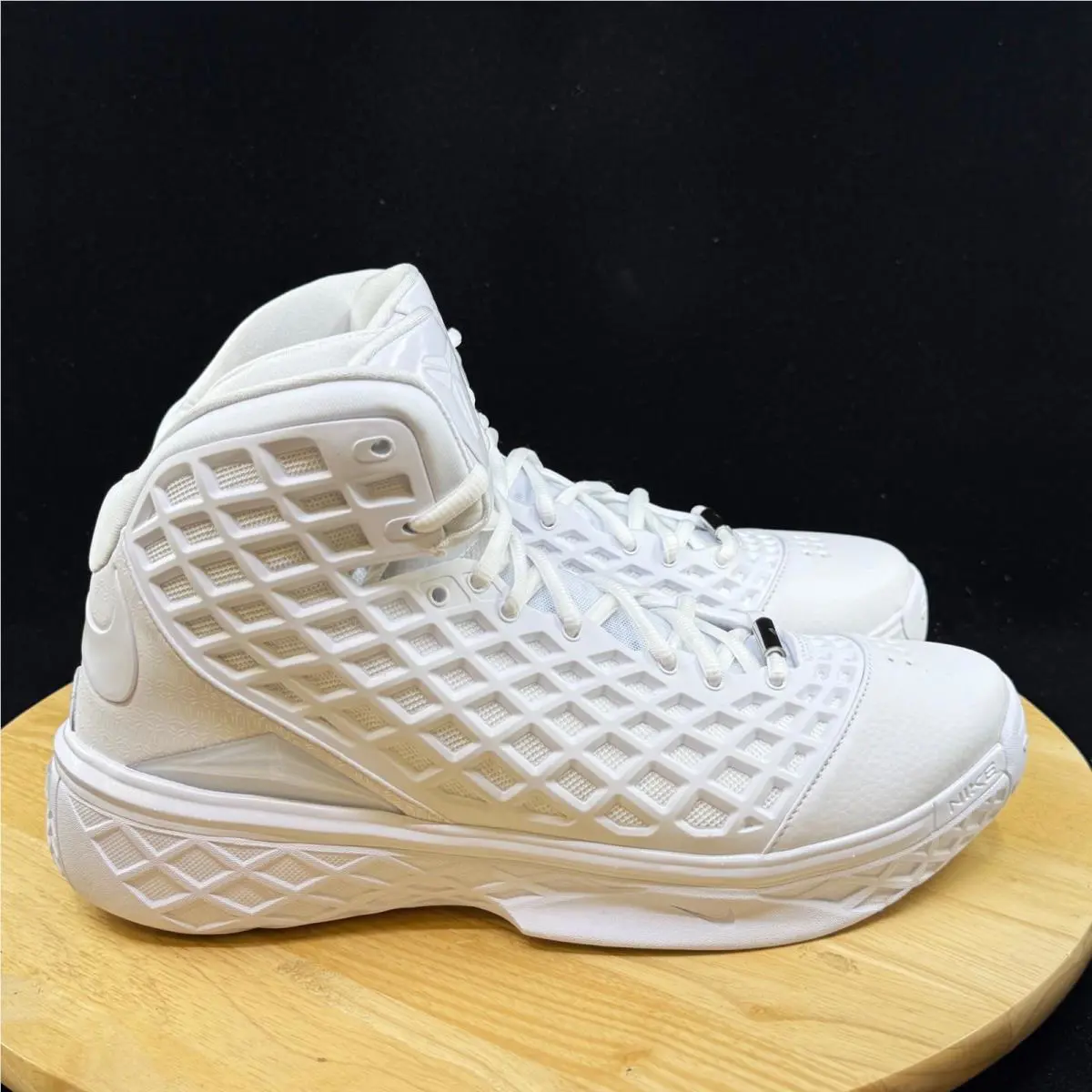 Nike shoes - White 2