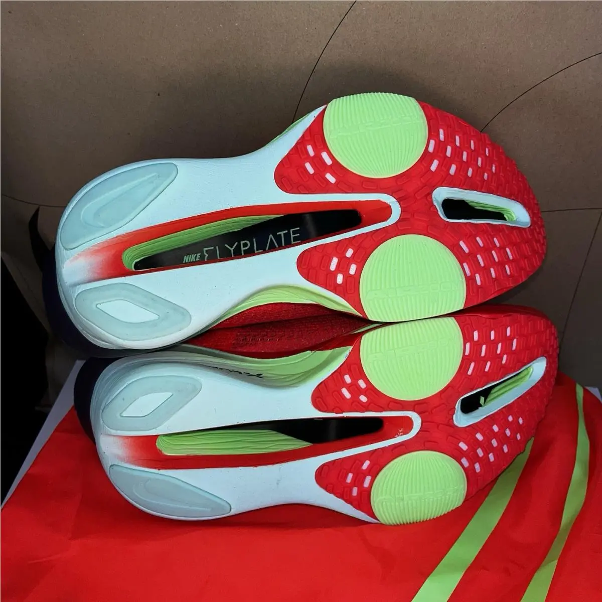 Nike shoes - Nike Air Zoom Alphafly NEXT% 3 - FD8315-600 - Bright Crimson/Cave Purple (UPC: 197859137138) 4
