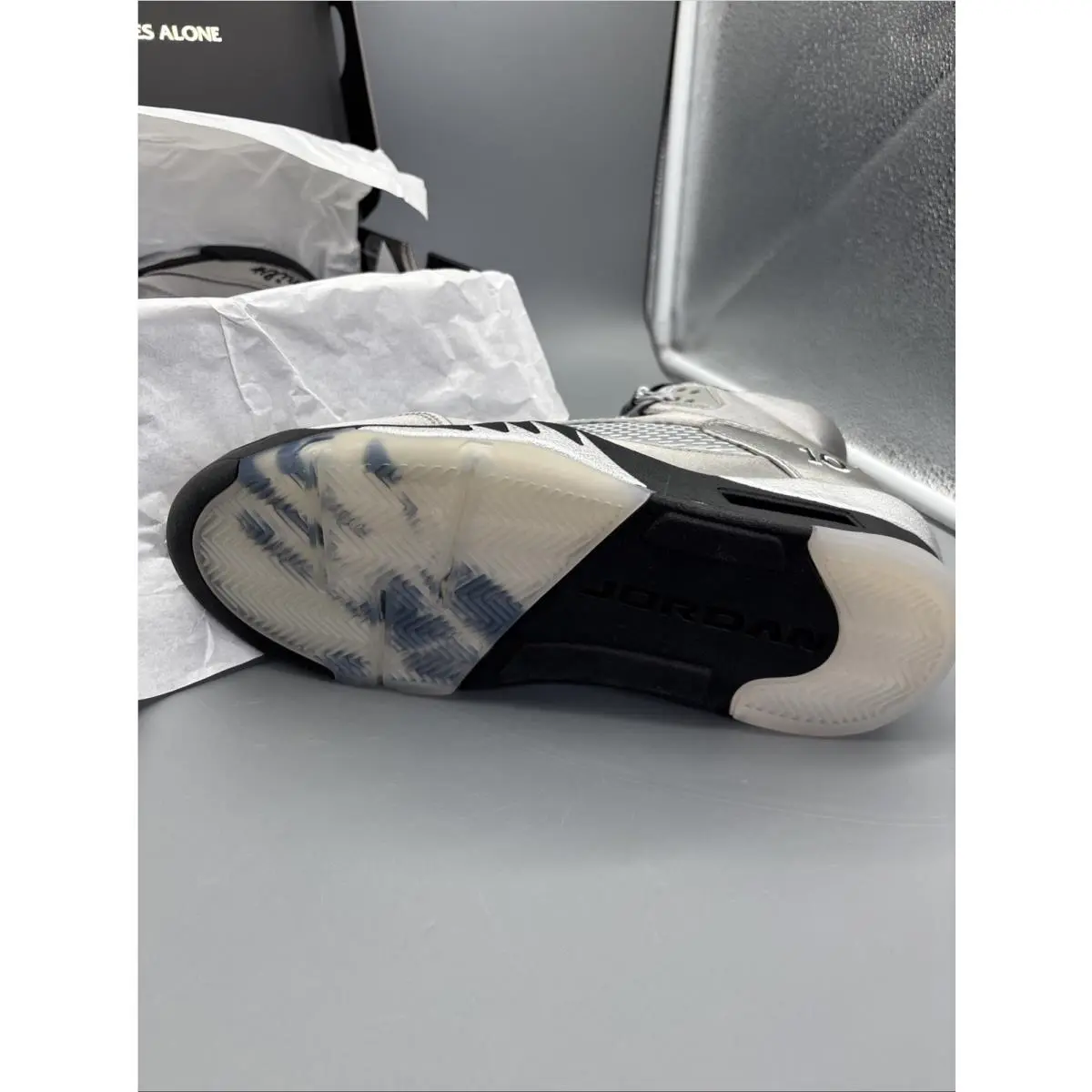 Nike shoes - Air Jordan 5 - Air - IO2038-001 - Silver 3