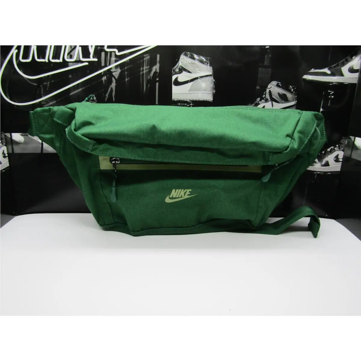 Nike Elemental Premium Fanny Pack DN2556-341 Gorge Green