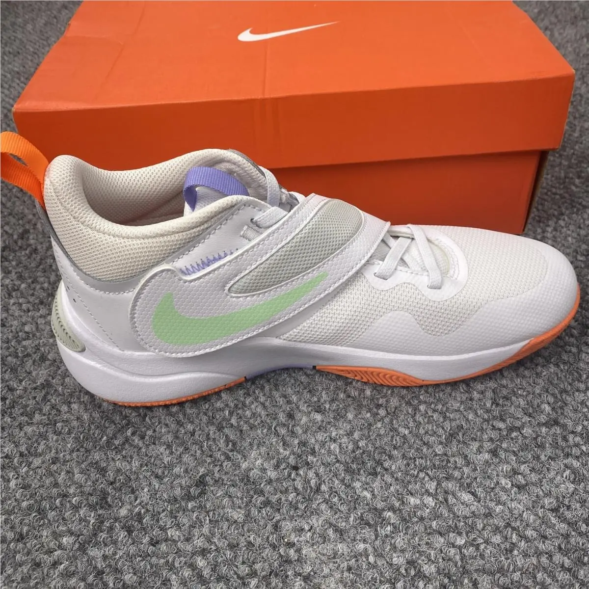 Nike shoes - Nike Team Hustle D11 - Team Hustle - White 2
