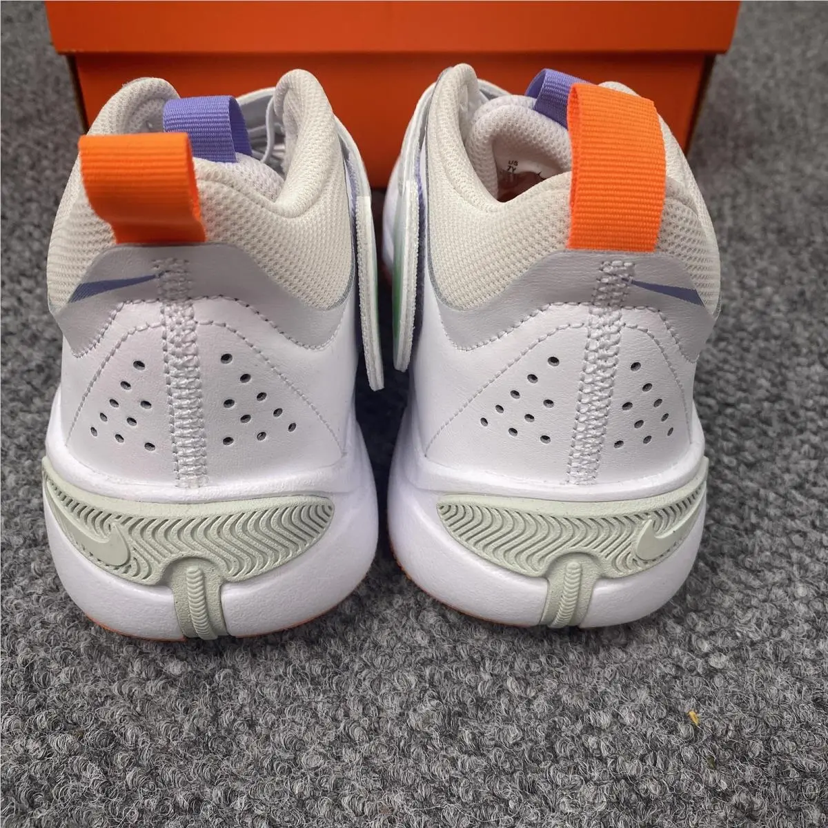 Nike shoes - Nike Team Hustle D11 - Team Hustle - White 3