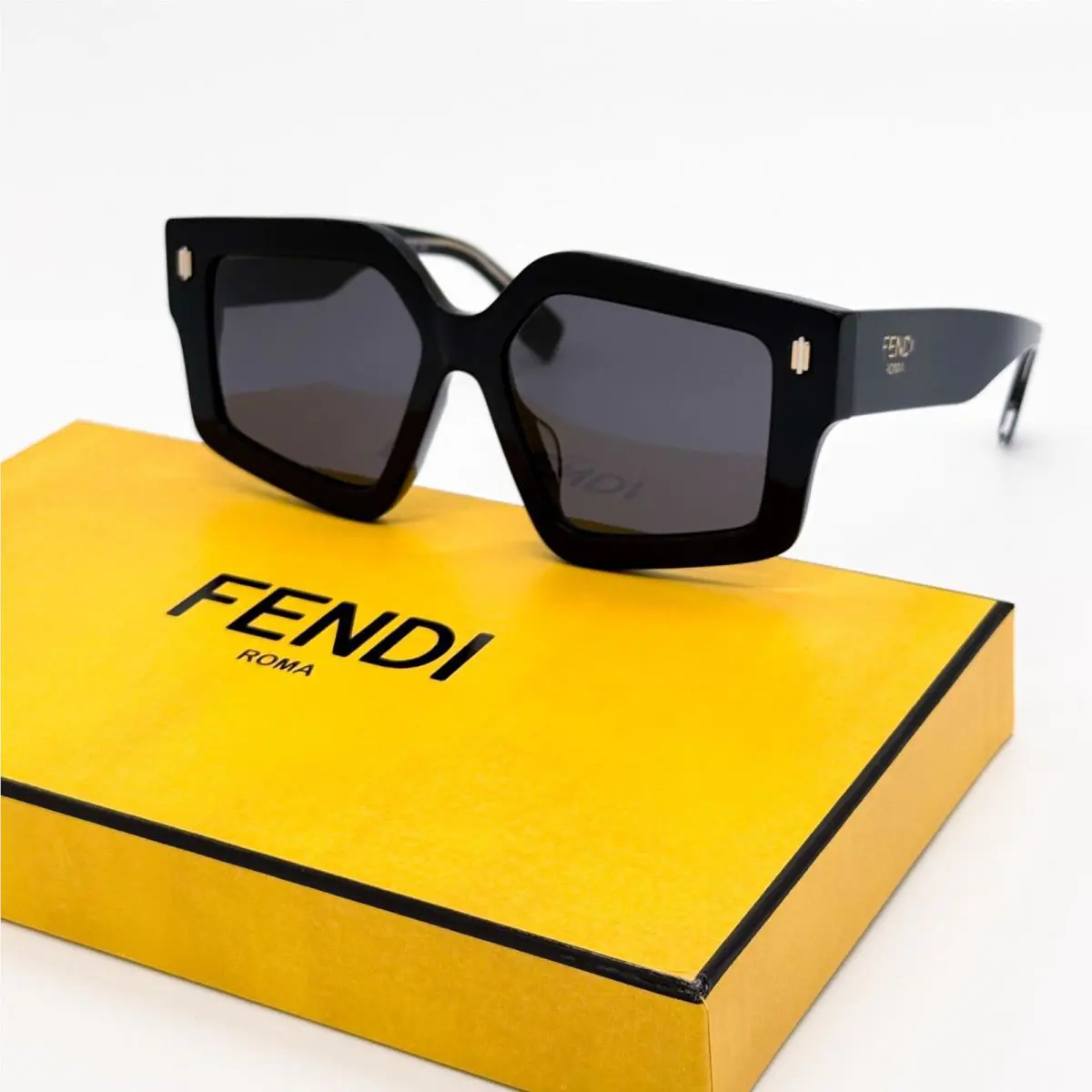 FE40162F 01A Geometric Women Sunglasses Fendi