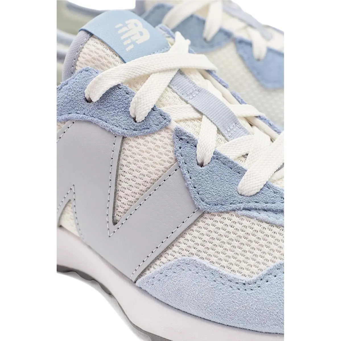 New Balance shoes - Black/White 25