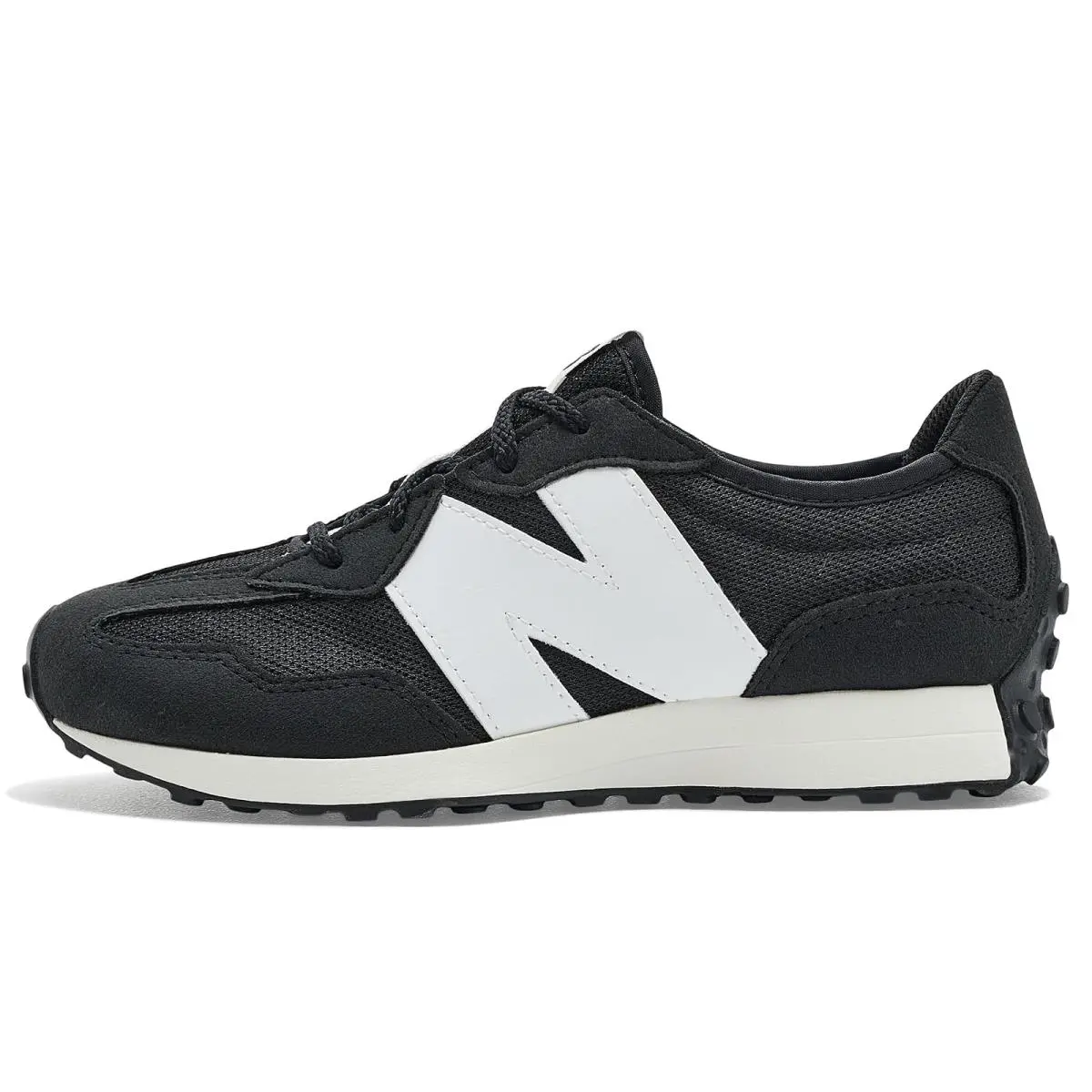 New Balance shoes - Black/White 9