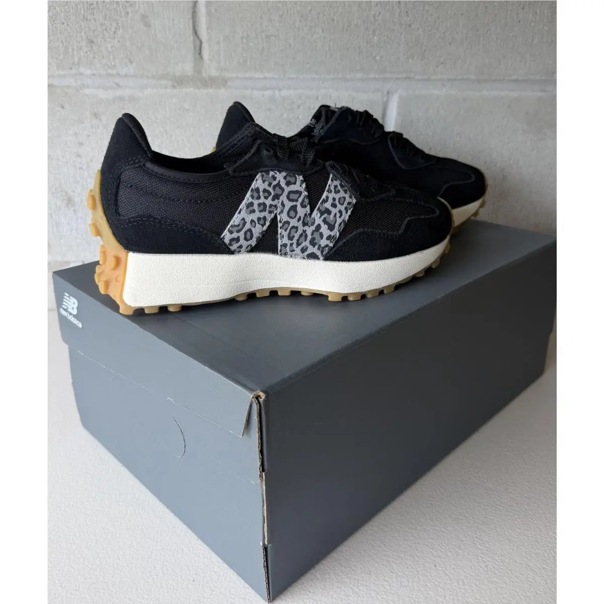New Balance shoes - New Balance 327 - WS327LPC - Black 1