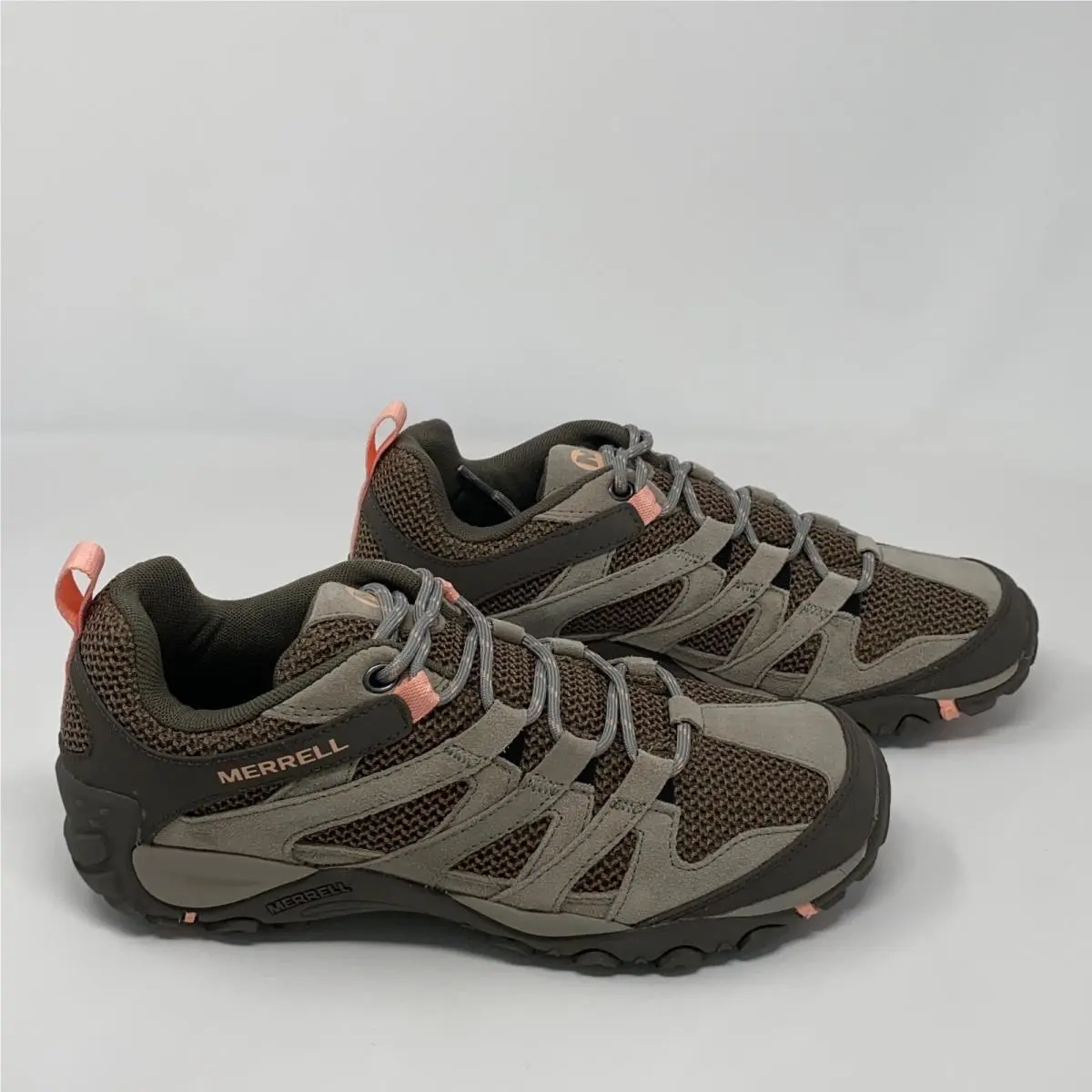 Alverstone Aluminum Women’s Hiking Shoes 9.5 by Merrell