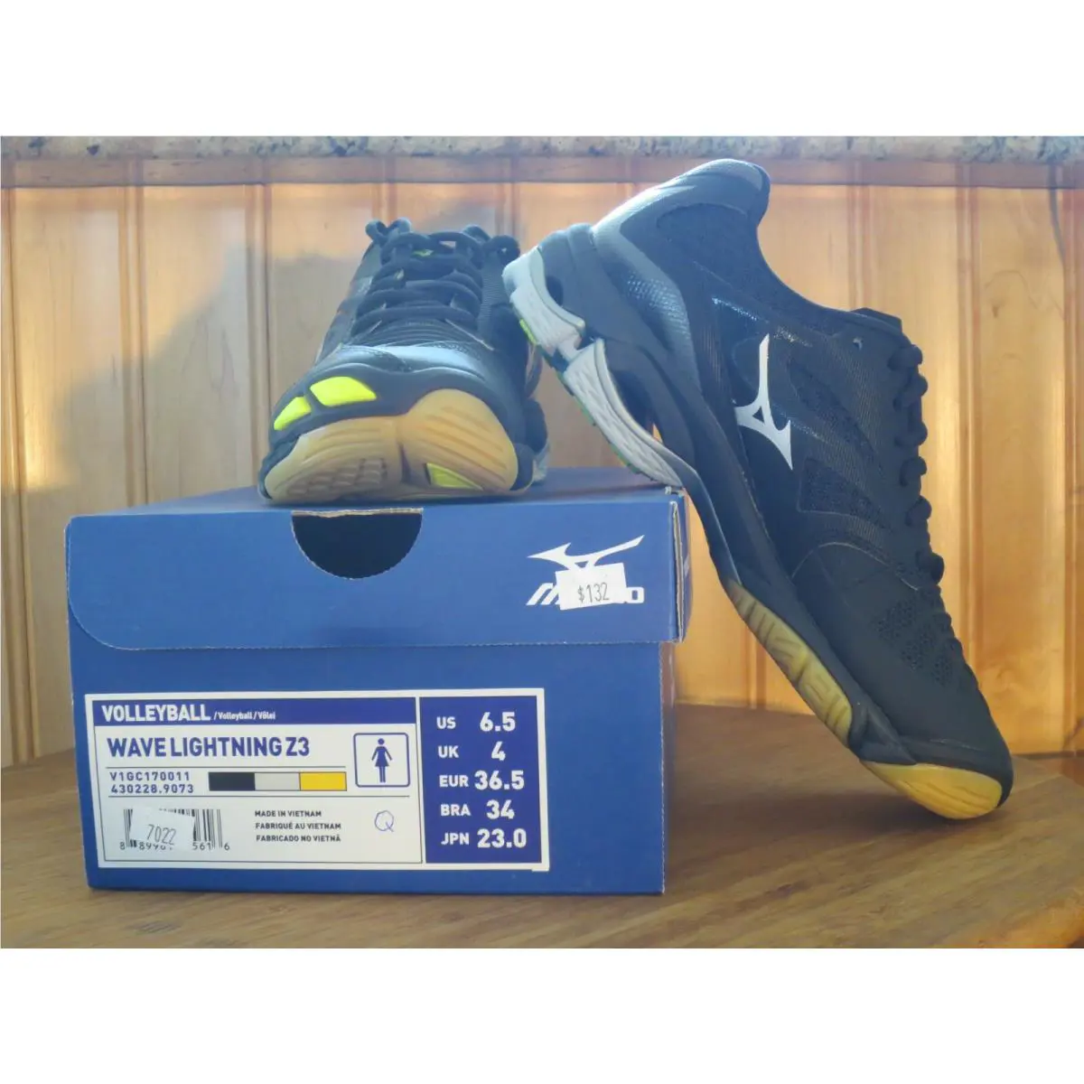 Mizuno shoes - Lightning Z3 - Lightning - Black 1