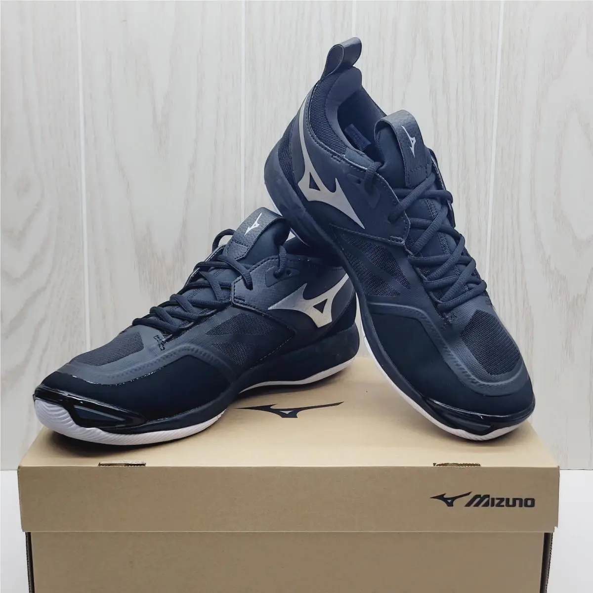 Mizuno shoes - Mizuno Wave Momentum 2 - Wave Momentum - Black (UPC: 889961458552) 0