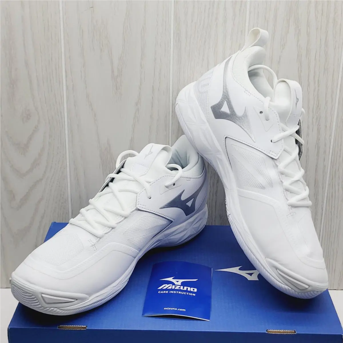 Mizuno shoes Wave Momentum - White 0