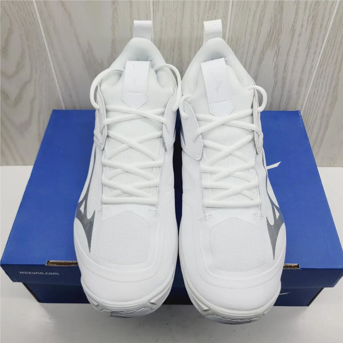 Mizuno shoes - Mizuno Wave Momentum 2 - Wave Momentum - White (UPC: 830031948695) 1
