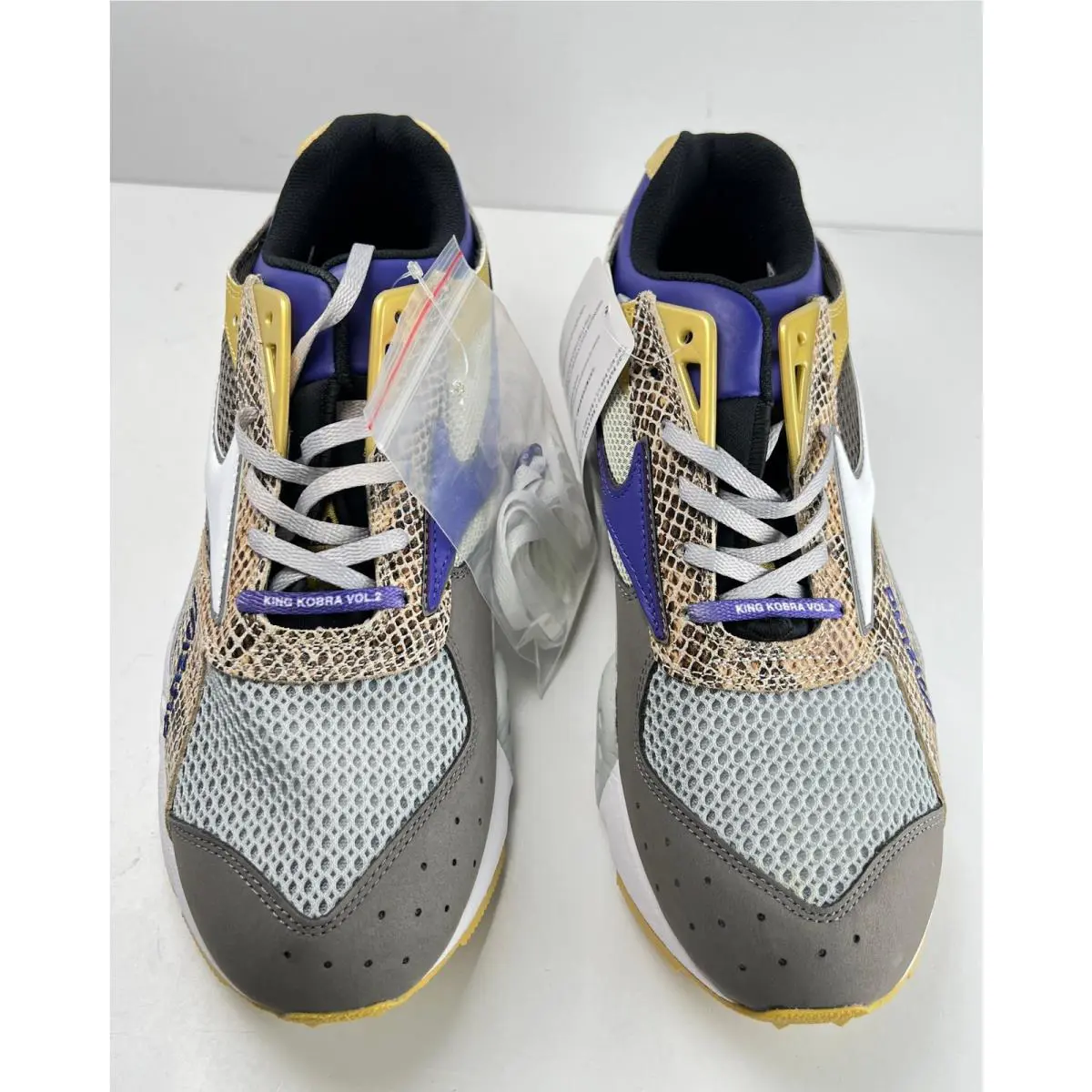 Mizuno shoes - Gray 1