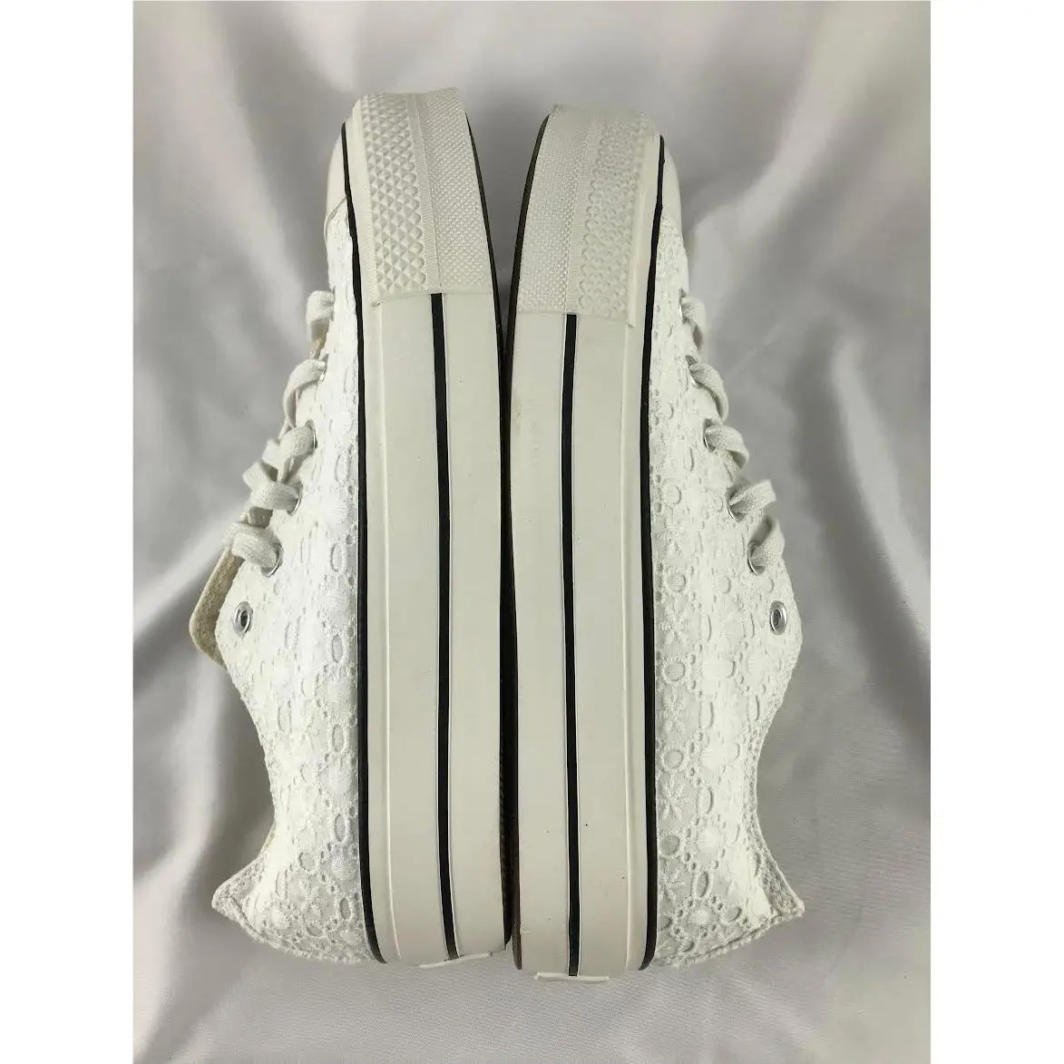 Converse shoes - Converse Chuck Taylor All Star - 568276C - White (UPC: 194432164925) 2