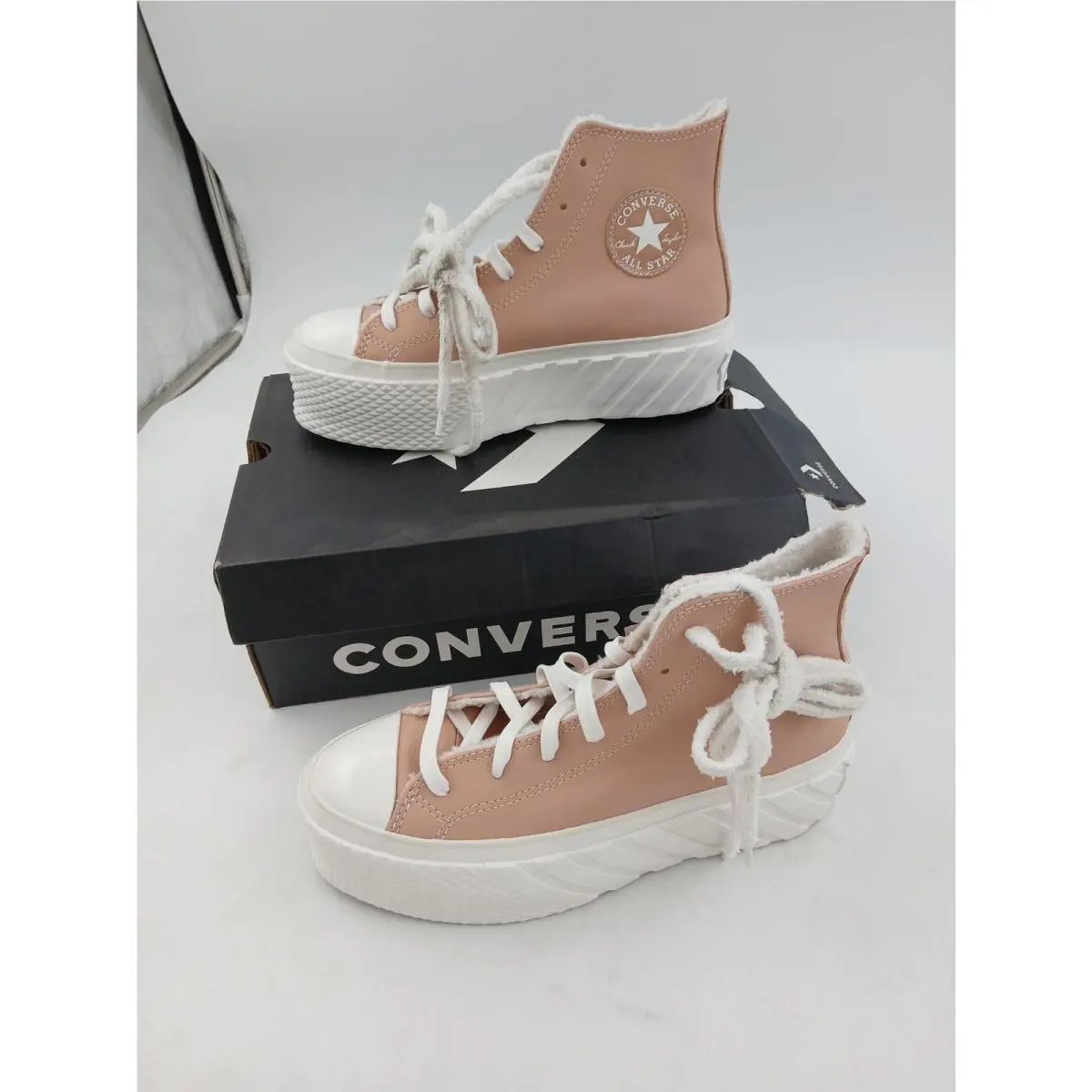 Converse Shoes Womens Size 7.5 Beige Ctas Lift 2X Platform High Top Fur Lined